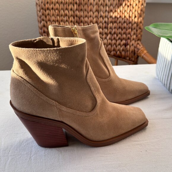 Vince Camuto Amtinda Square toe Bootie. Leather Upper. Size 9M/40. NWOB - Picture 6 of 10